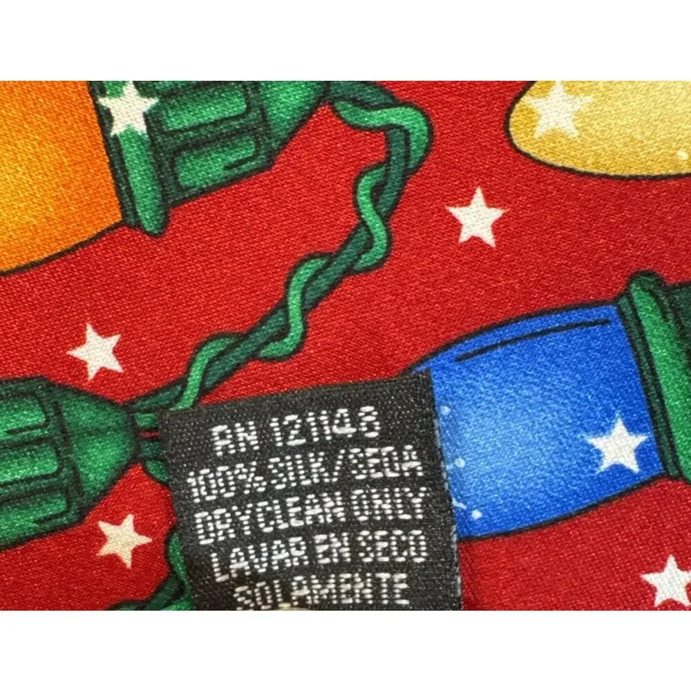 Noel 100% Silk Tie‎ Strand Of Colorful Christmas Lights On Green Wire Holiday